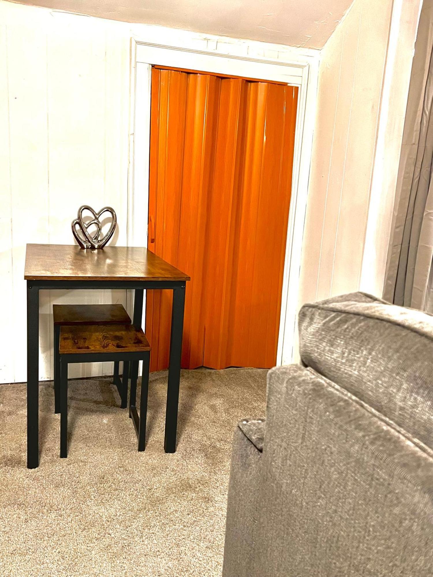 Two Bedroom Villa Studio With Fireplace & Living Room Detroit Eksteriør bilde